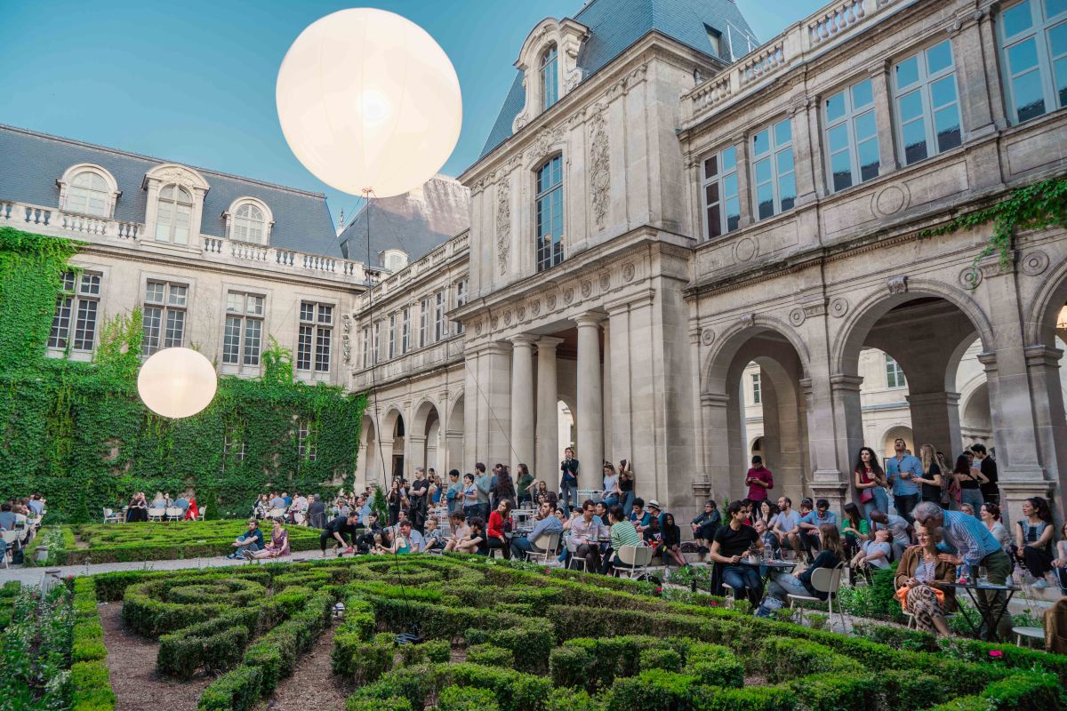 Privatisation de nos restaurants